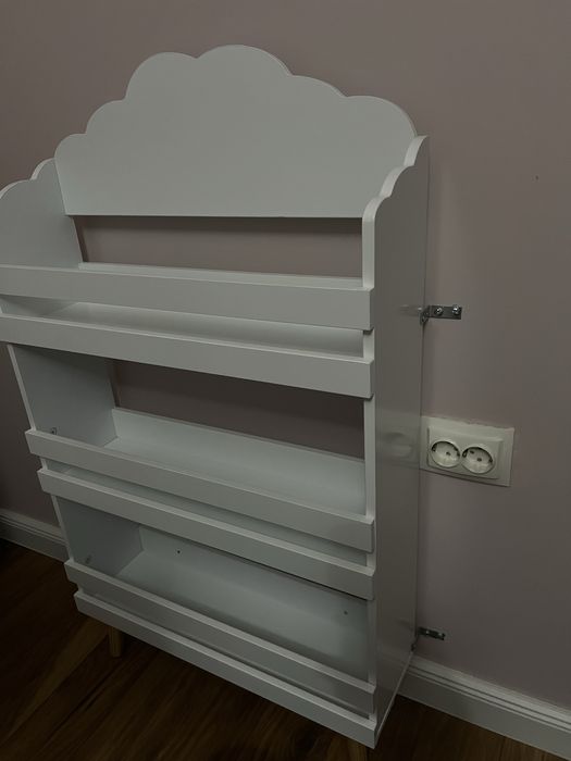 Детска етажерка дървена