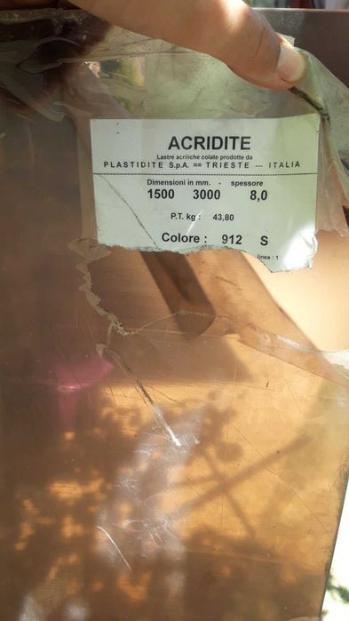 Плексиглас с дебелина от 2  до 10мм дебелина