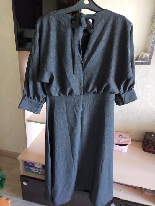 Продам платье женское