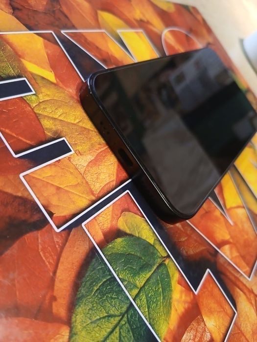 Apple iPhone 16e  128GB 5G  Black аифон