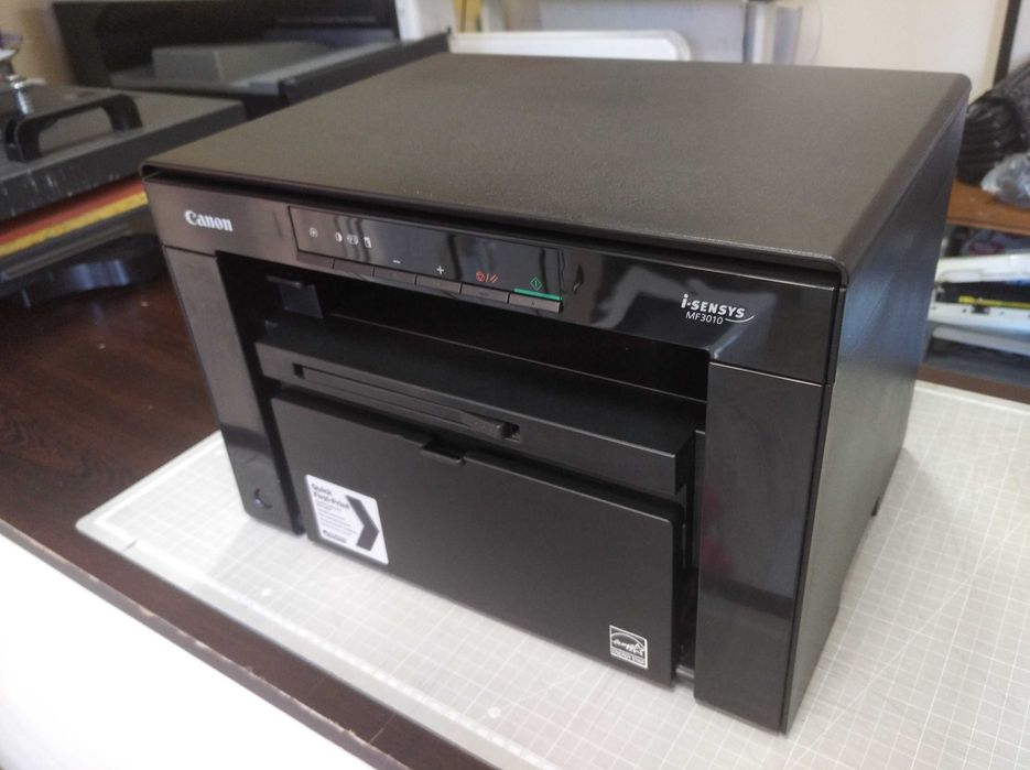 Като нов! Лазерен принтер, скенер и копир 3 в 1 Canon MF 3010
