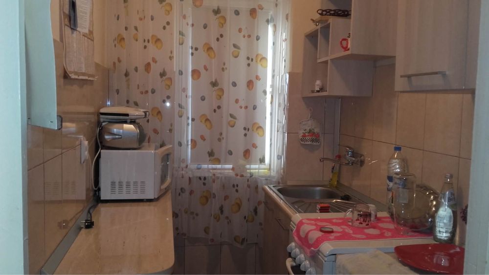 Proprietar, vand apartament 3 camere , centrala gaz, etaj 2