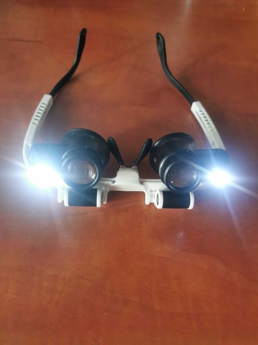 Ochelari cu lupe detasabile cu lumini LED pentru marit 8x-23x (max)