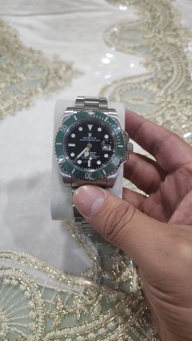 Rolex submarine sotiladi