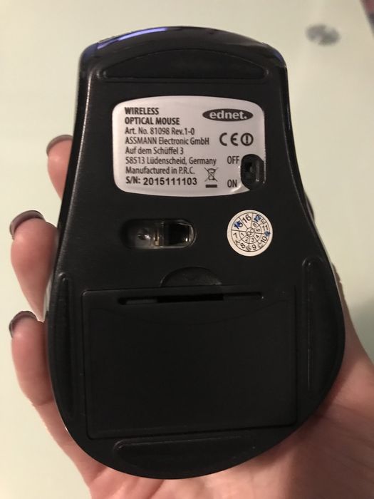 Оптична безжична мишка Ednet и обикновена оптична мишка