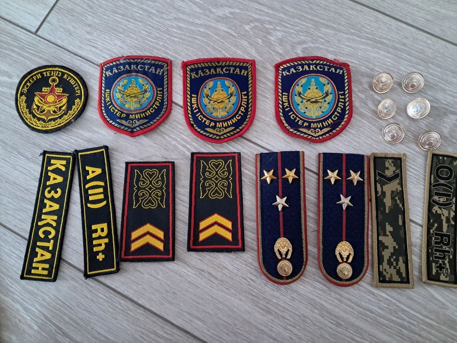 Нашивки разные продам.