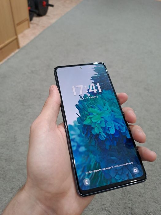 Продам Samsung S20fe