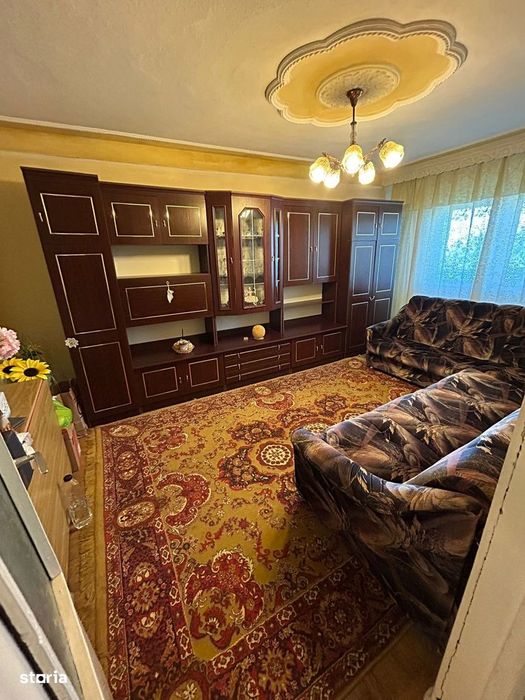 De vanzare apartament cu 3 camere, zona Piata Mare, 55.000 euro