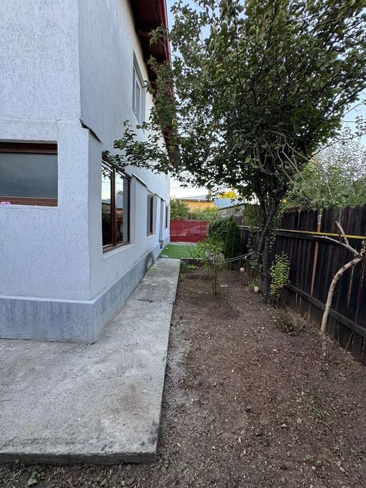 Casa de vanzare 290 mp . Zona Cioceanu