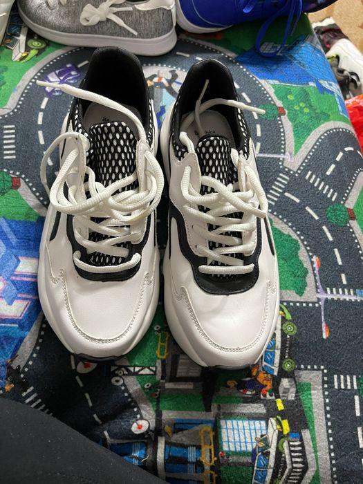 Adidaşi înalți Bershka nr36