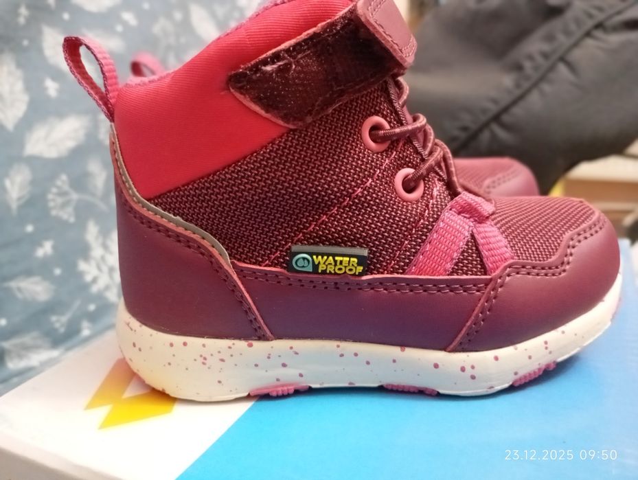 Детски зимни ботуши Lotto нови номер 22