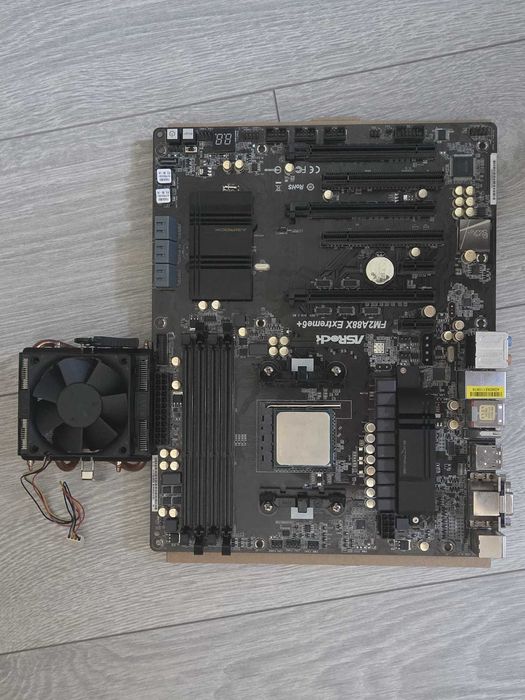 Kit Premium AMD A10-7800 | Placă ASRock FM2A88X Extreme6+ | 16GB RAM DDR3 2400MHz Dual Channel | Cooler inclus