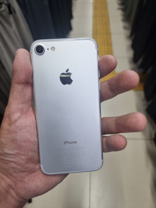 Продается Iphone 7 Silver 128 gb