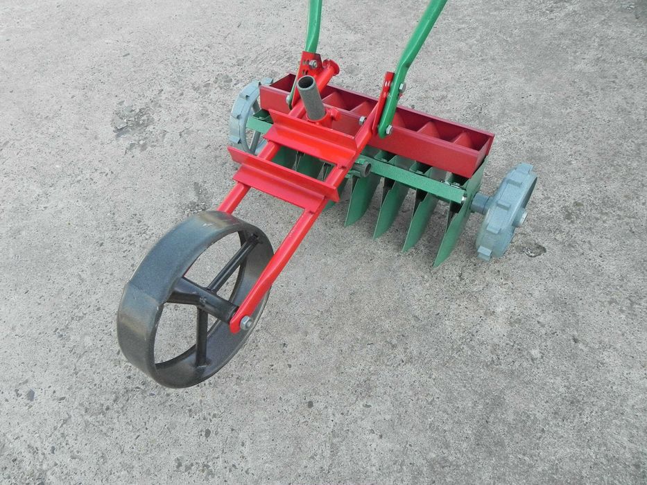 Plantator manual 7 randuri pentru seminte sere ridichi morcovi etc