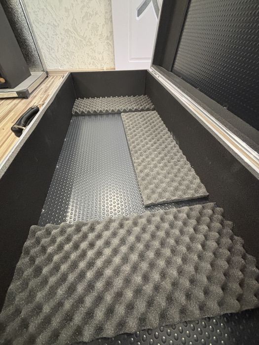 Продавам Твърд Кейс за Клавир Във Отлично състояние