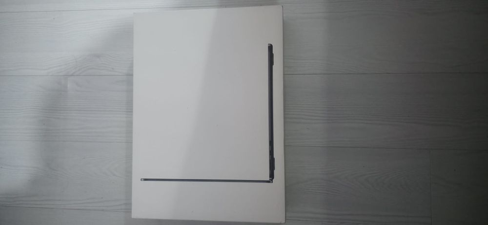 MacBook Air 13 M4 16 GB 256gb sigilat