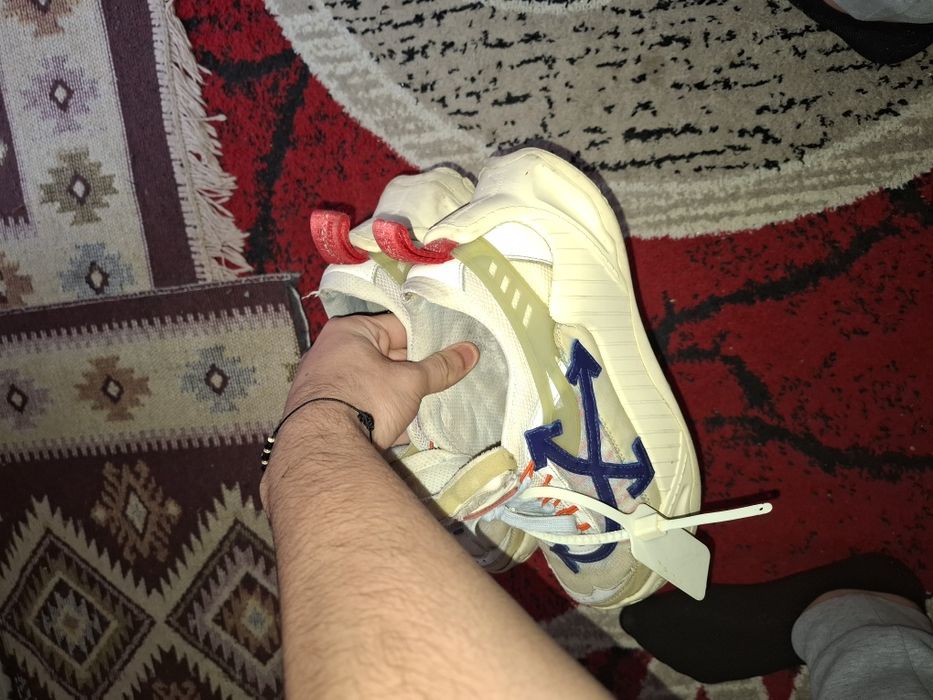 Vând Off White Odsy