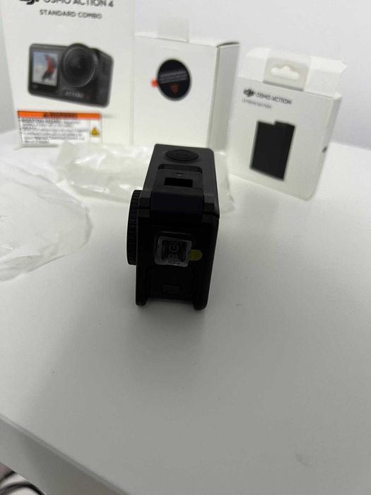 DJI Osmo Action 4 / Essential Combo + baterie - Desigilat