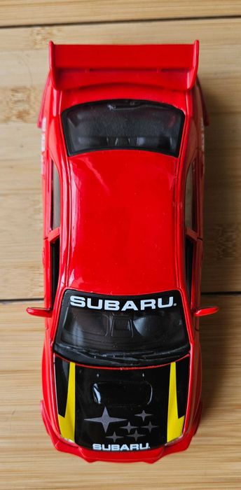 Masina de colectie Bburago Subaru Impreza WRX la scara 1/24 din metal