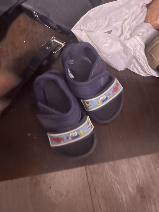 Продам детский комбинезон и вещи