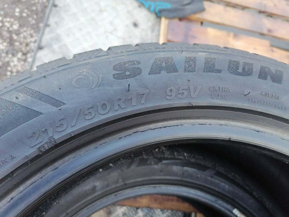 2 бр. зимни гуми Sailun 215/50R 17 DOT 2222