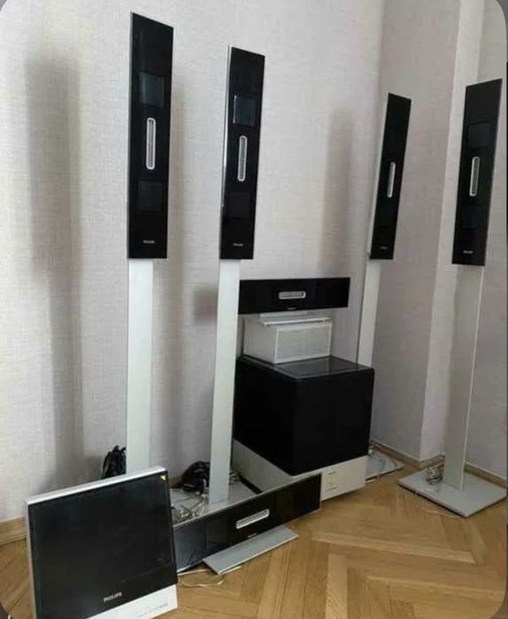 Система домашнего кинотеатра PHILIPS. HYS9 800W