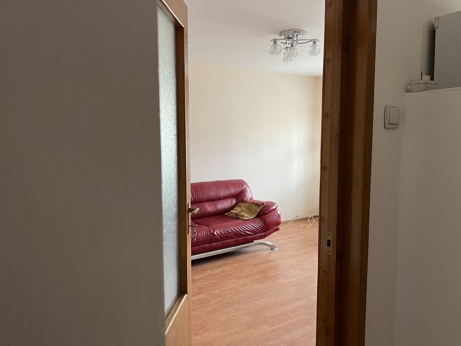 Inchiriez apartament 3 camere