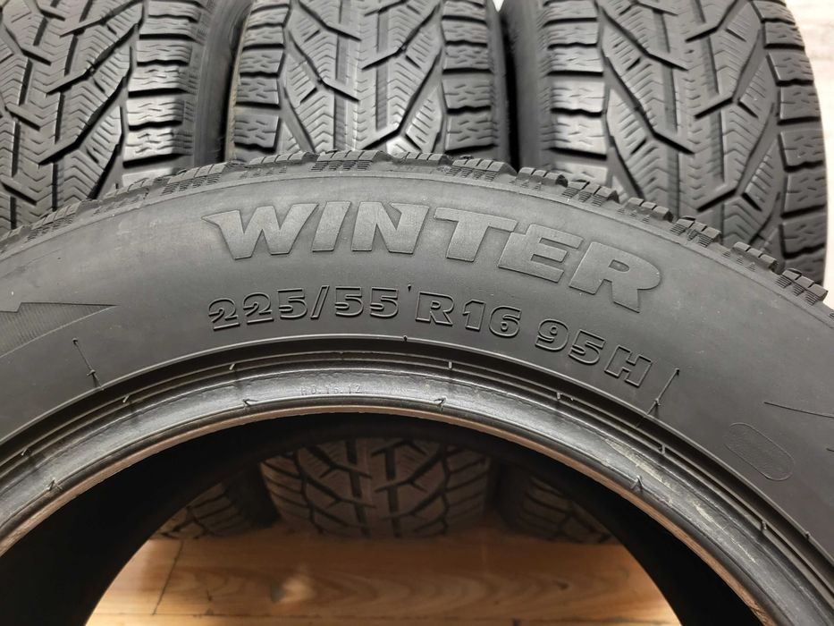 205/60/16 Bridgestone / 225/55/16 Taurus зимни гуми