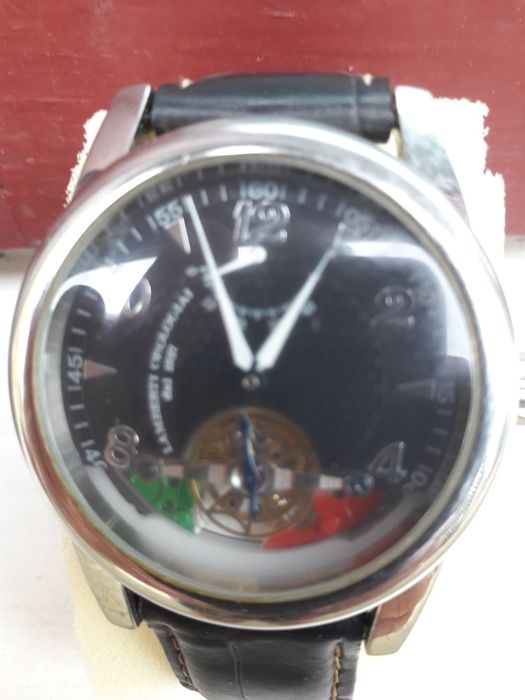 Vand ceasuri noi noute