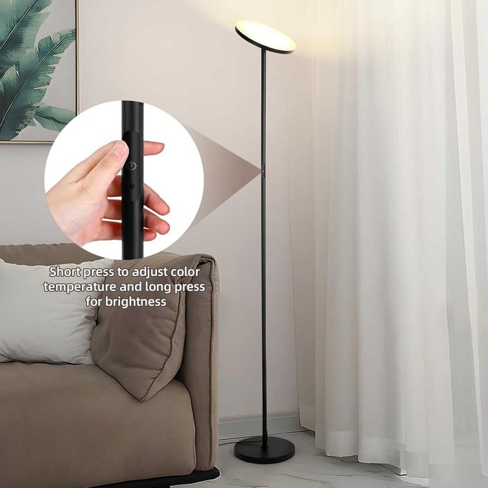 ЛЕД подова лампа в черно