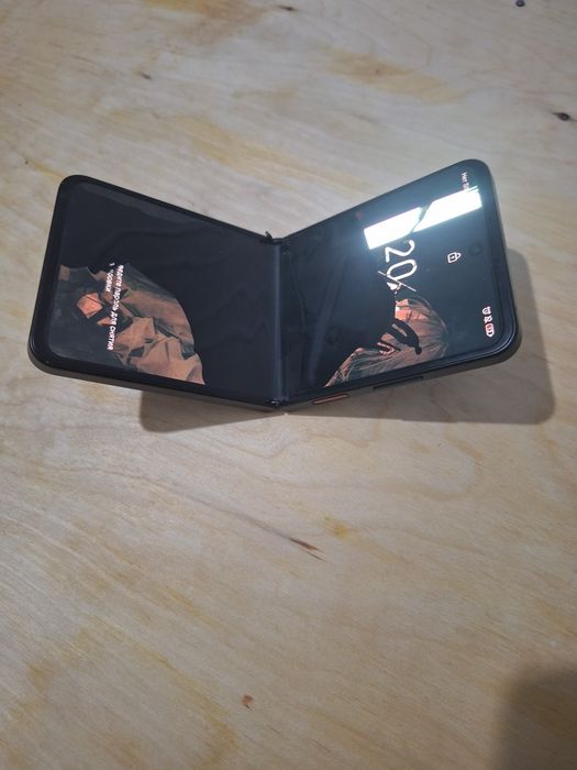 ZTE Nubia flip 5g