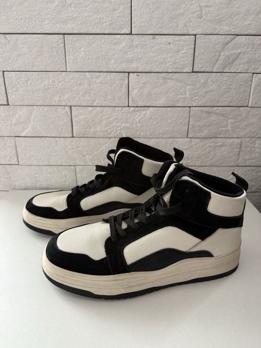 Кроссовки высокие