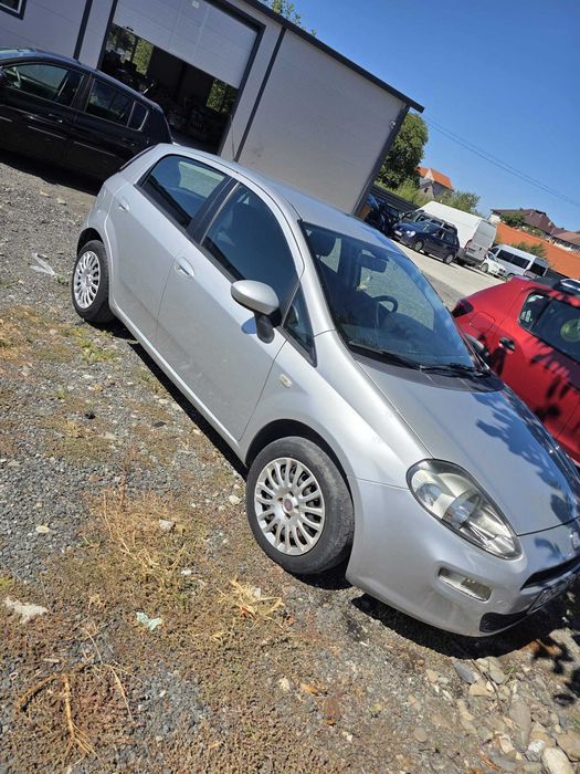 Vand Fiat Grande Punto 2013 164772 km 1.3 benzina TVA deductibil