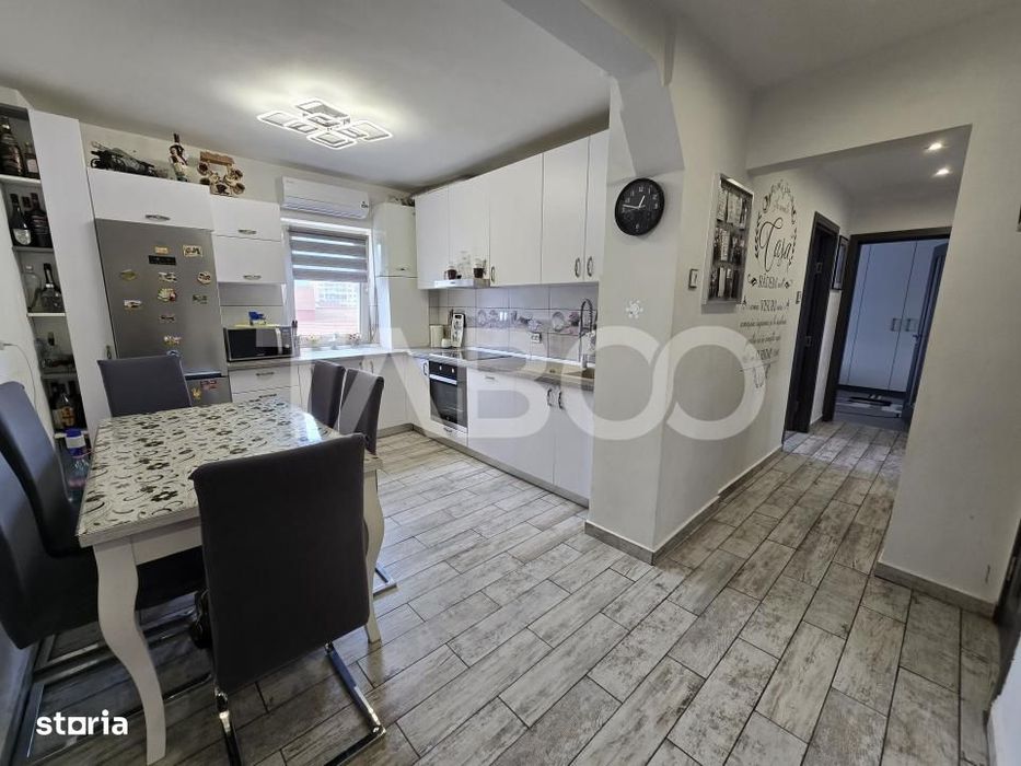 Apartament 3 camere mobilat 2 bai balcon pivnita Mihai Viteazul Sibiu