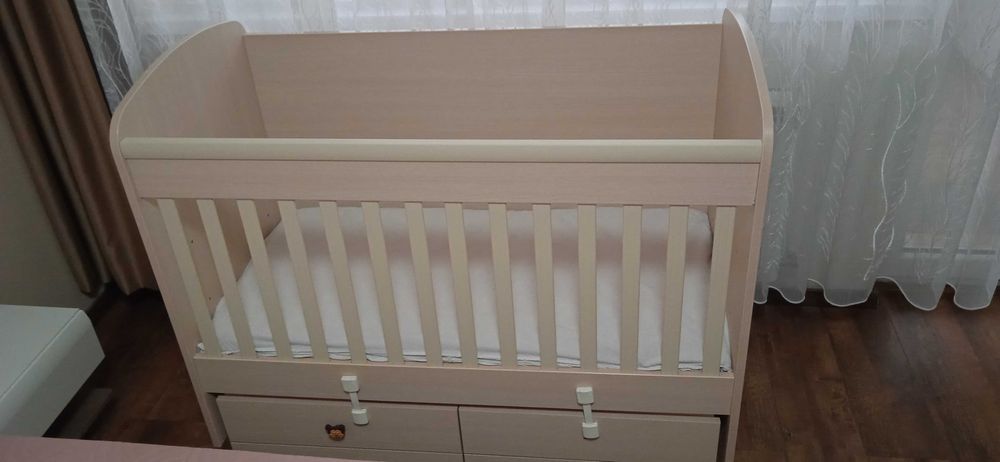 Бебешко легло 60 х 120 см и двулицев матрак Dormeo с мемори пяна