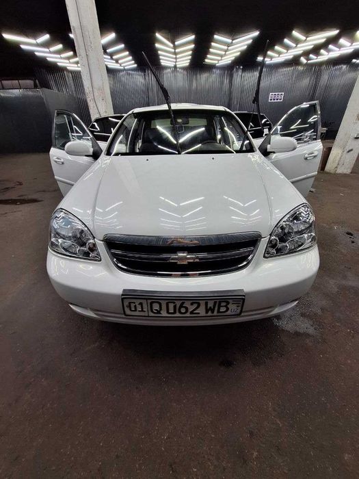 Срочно продается автомобиль Lacetti