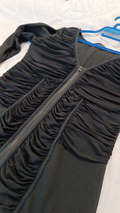 Черна  рокля с дълъг ръкав