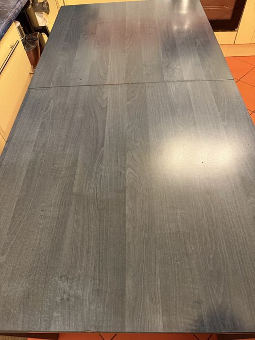 Masă extensibilă (161 - 240 cm), foarte solidă