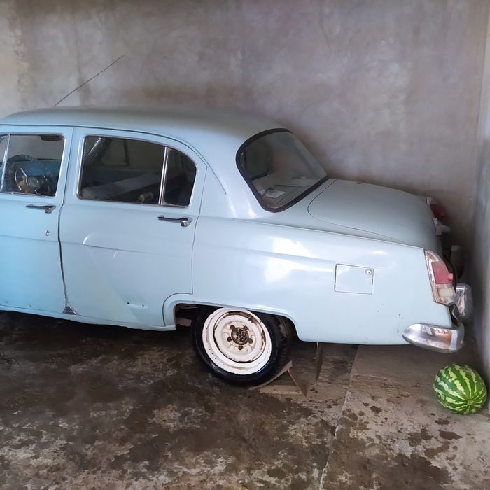 Волга газ 21 сотилади