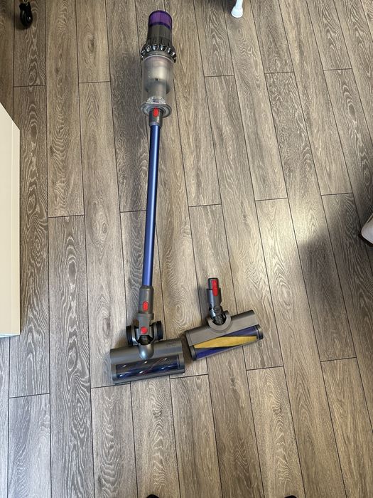 Прахосмукачка Dyson V11