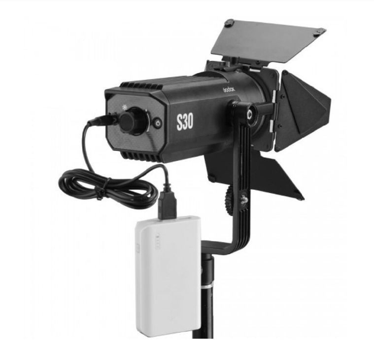 Осветитель Godox S30
