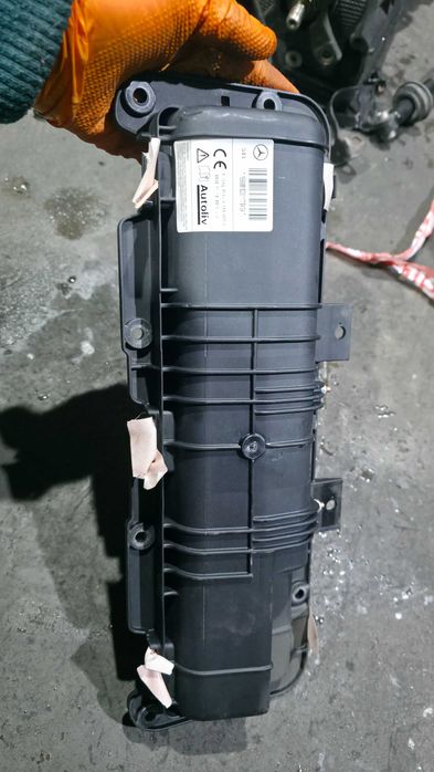 Airbag genunchi A1668600102 W166 ML250 ML350 GLE250 GLE350