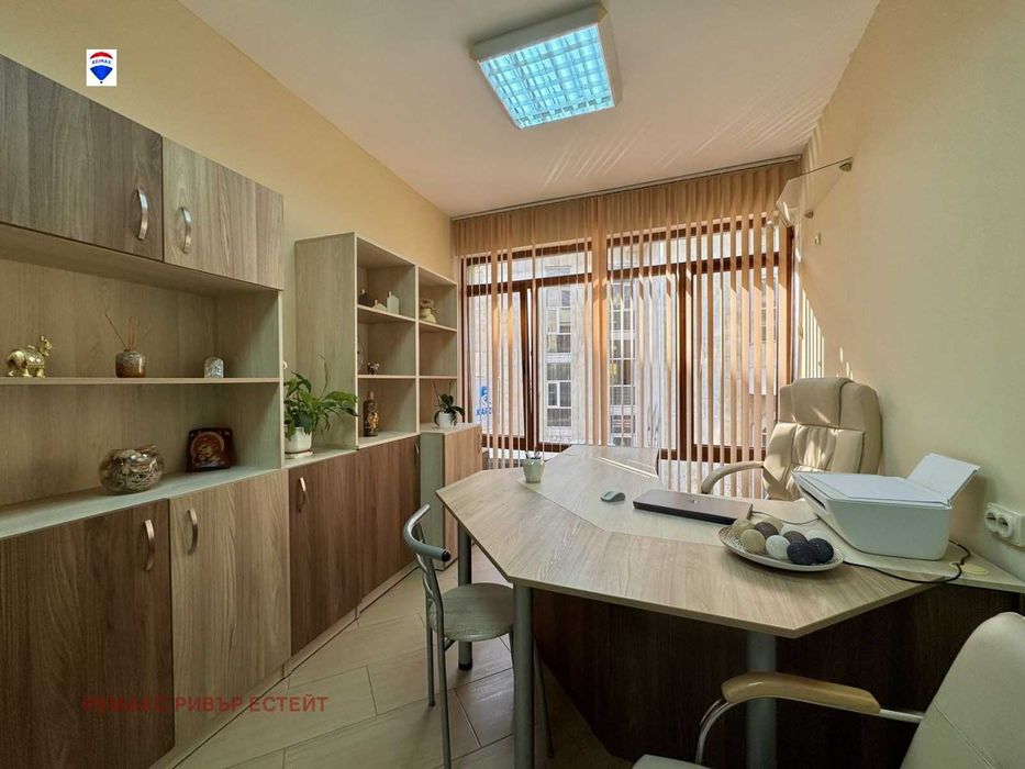 Дава се под наем Офис в Русе, Център - 27 кв.м за 46900 € - Снимка #2