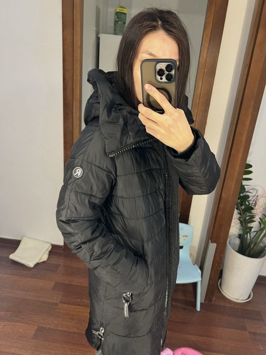 Пуховик Rinascimento черный зимний