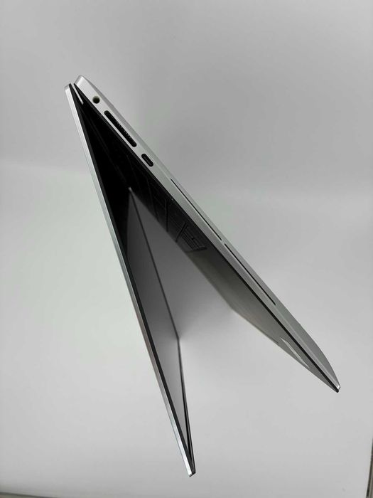 Laptop REFURBISHED Dell XPS 15 9530 I7 13700H/Arc 370M 4GB/16GB DDR5/512GB SSD/FHD+
