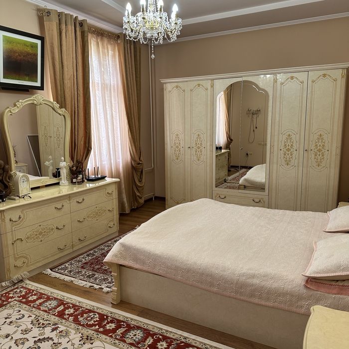 Спальный гарнитур (Италия)