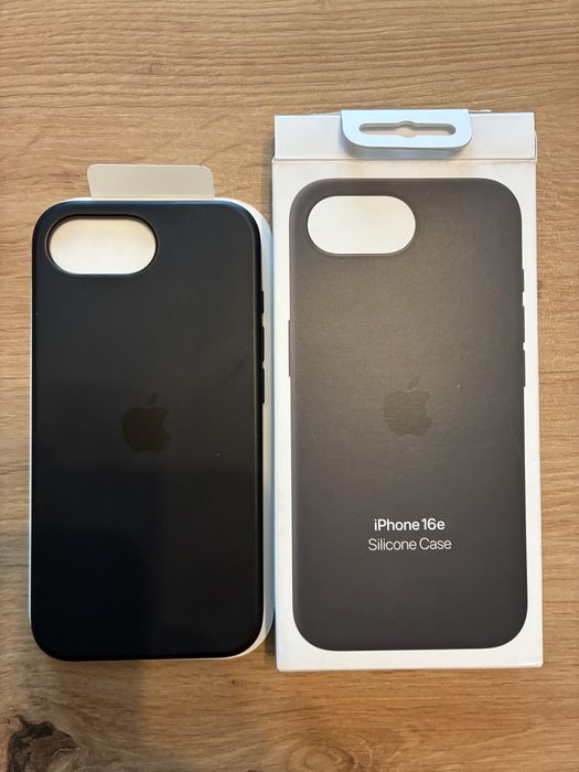 Husa APPLE iPhone 16e Silicone Case - Black, MD3N4ZM/A