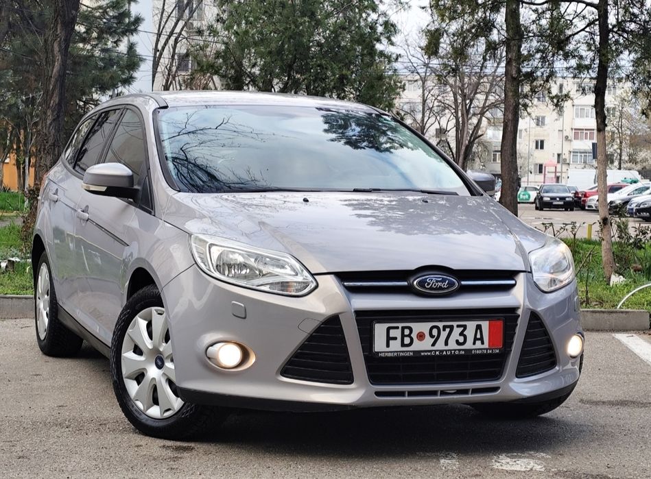 Ford Focus 2013, 1.6 benzină clasic, Navi, Cameră marșarier