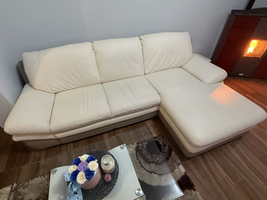 Canapea extensibila in L  cu 3 locuri