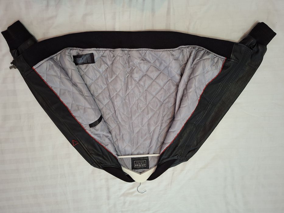 Geaca din piele guess originala